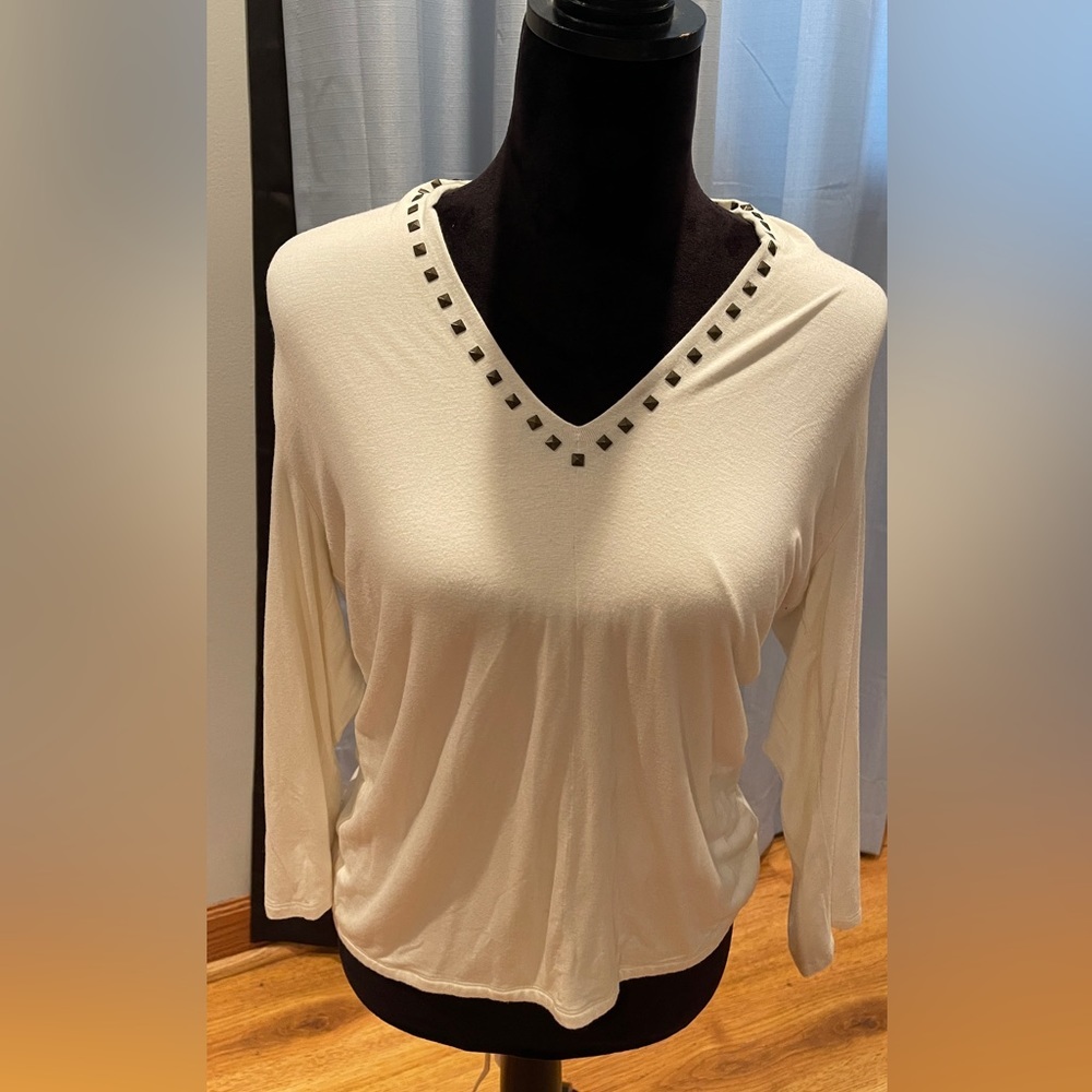 GRACE Beautiful white blouse size medium